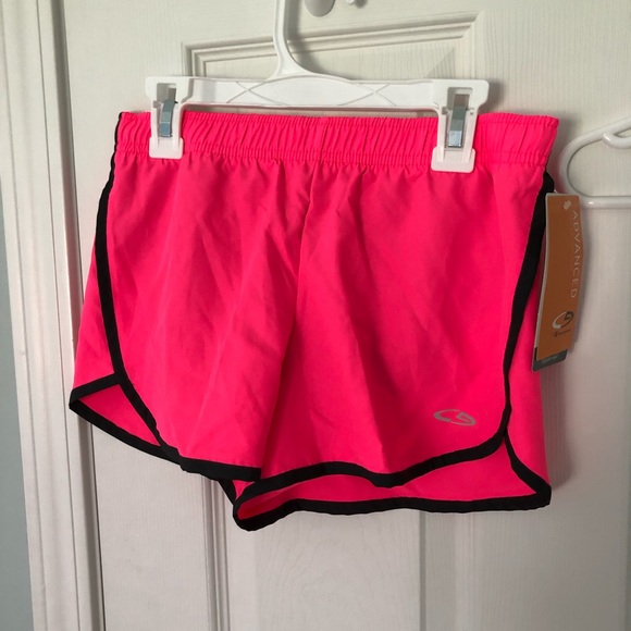 Girls running shorts - Picture 2 of 4
